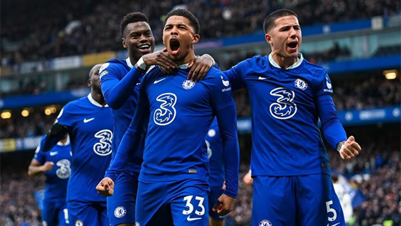 阿莫林力挺曼联留队，不满卡塞米罗红牌判罚